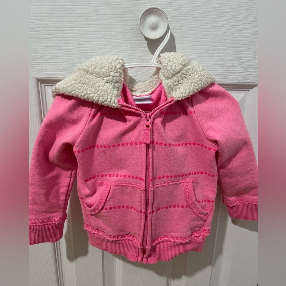 1/3 40$
Cute Pink Hoodie with Stars for Little Girls size 2t